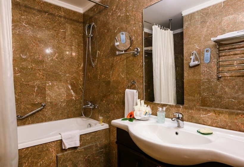Номер Классический Вид на Город, Grand Hotel Astrakhan