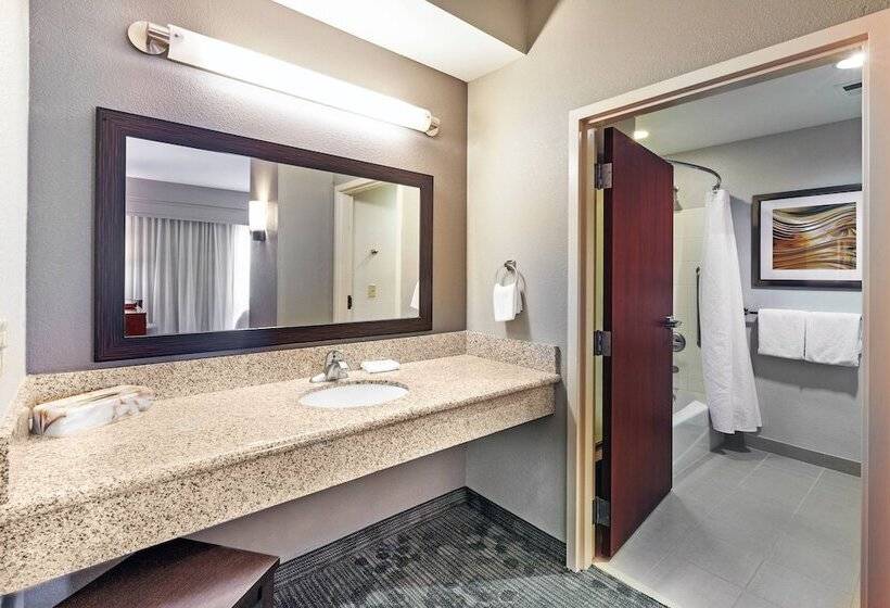 سوییت, Courtyard By Marriott Tulsa Woodland Hills
