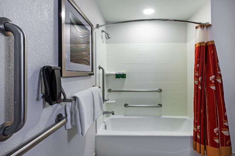 اتاق استاندارد با تخت بزرگ, Courtyard By Marriott Tulsa Woodland Hills