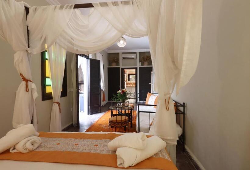 Habitación Triple Estándar Vista Piscina, Riad 22   L Etoile D Orient