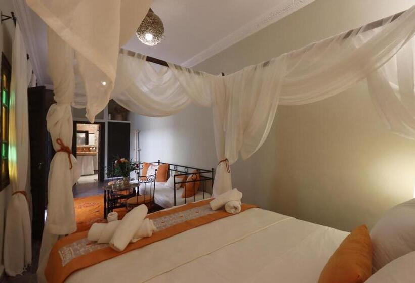 Habitación Triple Estándar Vista Piscina, Riad 22   L Etoile D Orient
