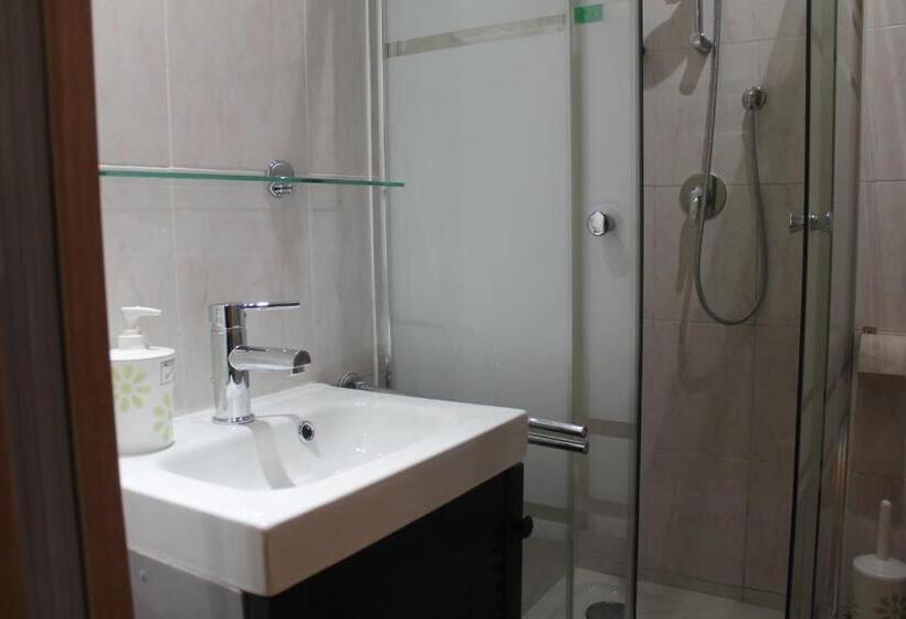 آپارتمان 1 خوابه با چشم‌انداز باغ, B&b Artistic House
