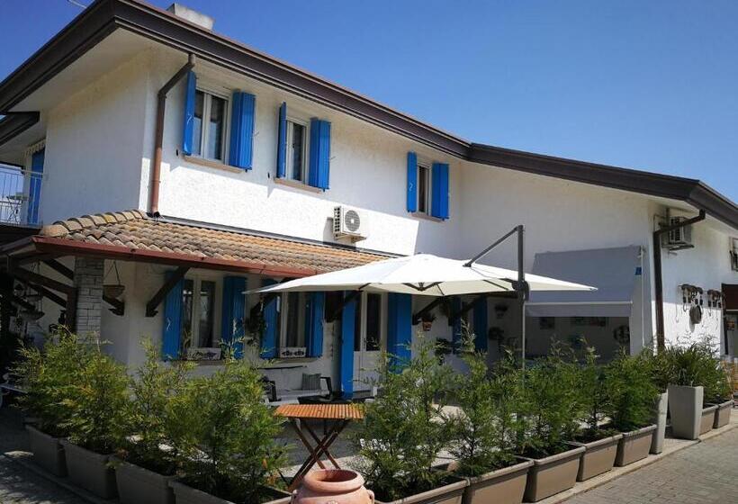 Standard room with outdoor bath, Villa Roma Holidays