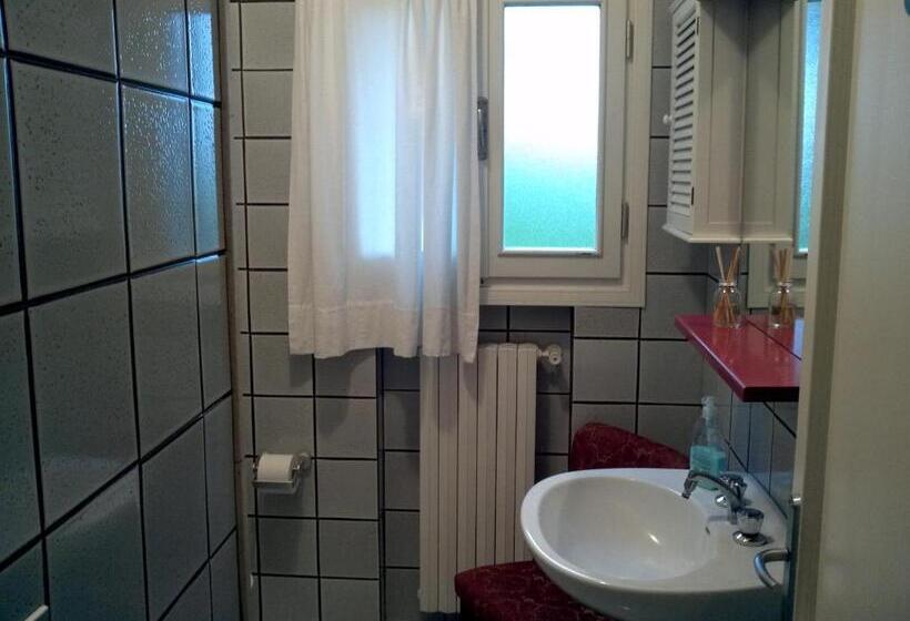 Standard room with outdoor bath, Villa Roma Holidays