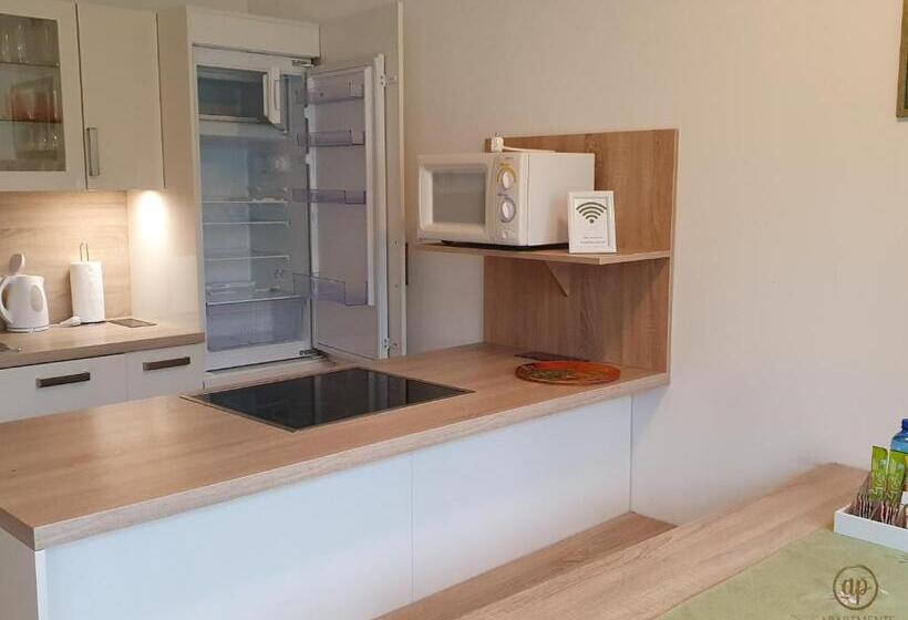 آپارتمان 2 خوابه, Apartment With Seaview And Garden For 6