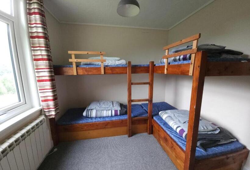 חדר סטנדרטי לארבעה עם חדר אמבטיה משותף, West Highland Lodge