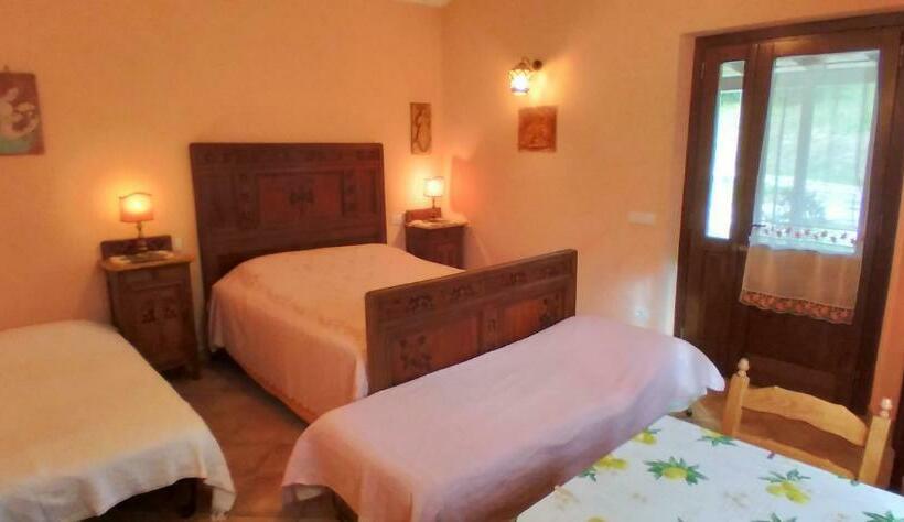 استودیوی استاندارد اینتریور, Casale Giuncheto
