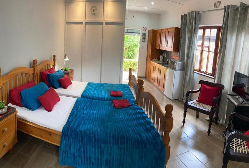 استودیوی لوکس, Dome Home Accommodation