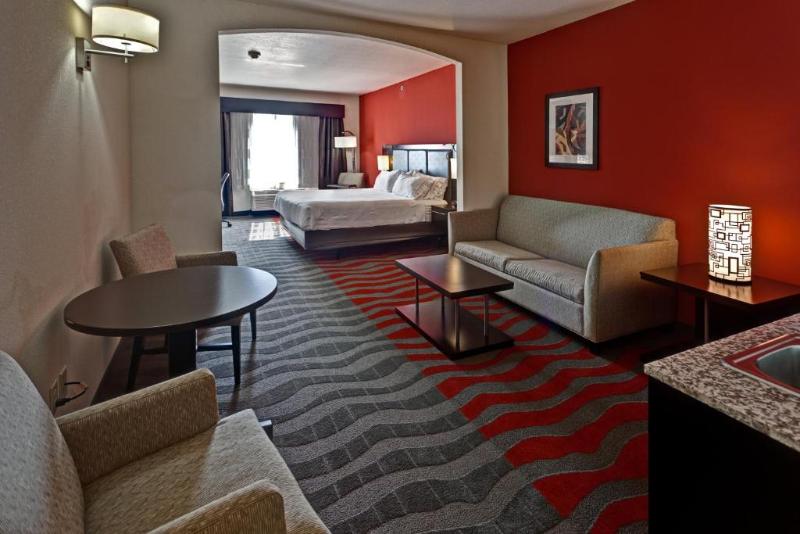 身障者適用スイートルーム, Holiday Inn Express Northwest Maize, An Ihg
