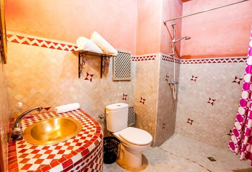 غرفة قياسية ثلاثية, Riad Al Khansaa