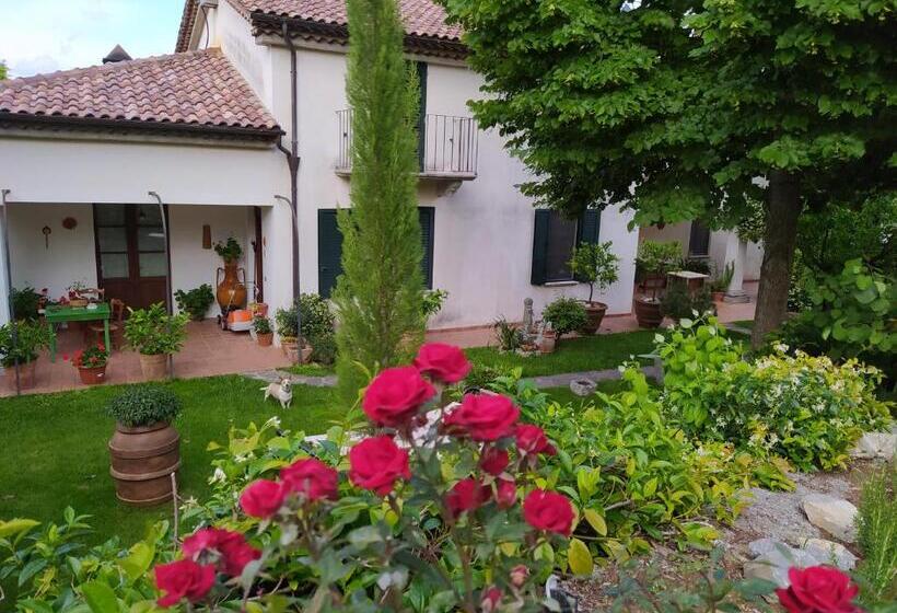 اتاق کلاسیک چهارنفره, Al Vecchio Camino
