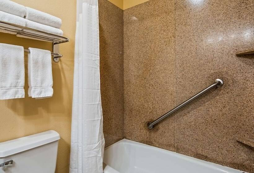 스위트, Best Western Plus Crown Colony Inn & Suites