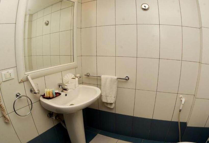 اتاق استاندارد, Queens Suite