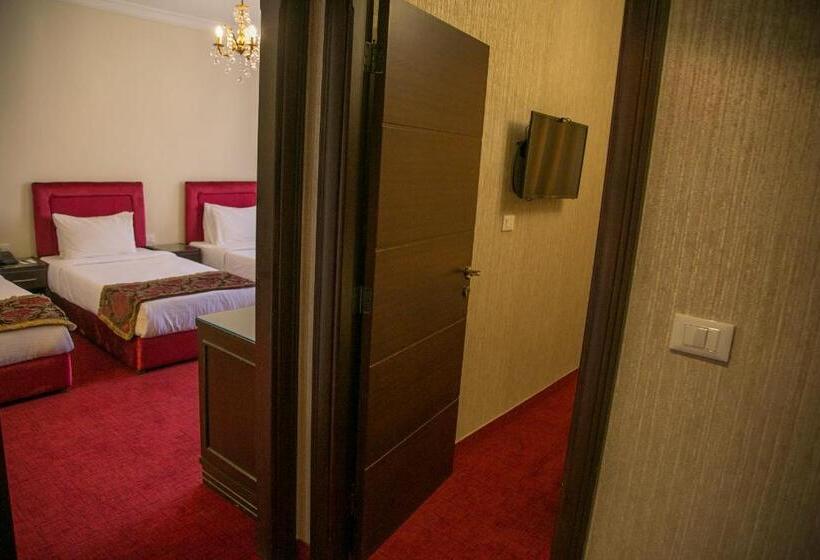 سوییت خانوادگی, Queens Suite