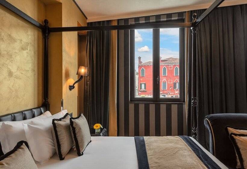 سوئیت با چشم‌انداز, Carnival Palace   Venice Collection