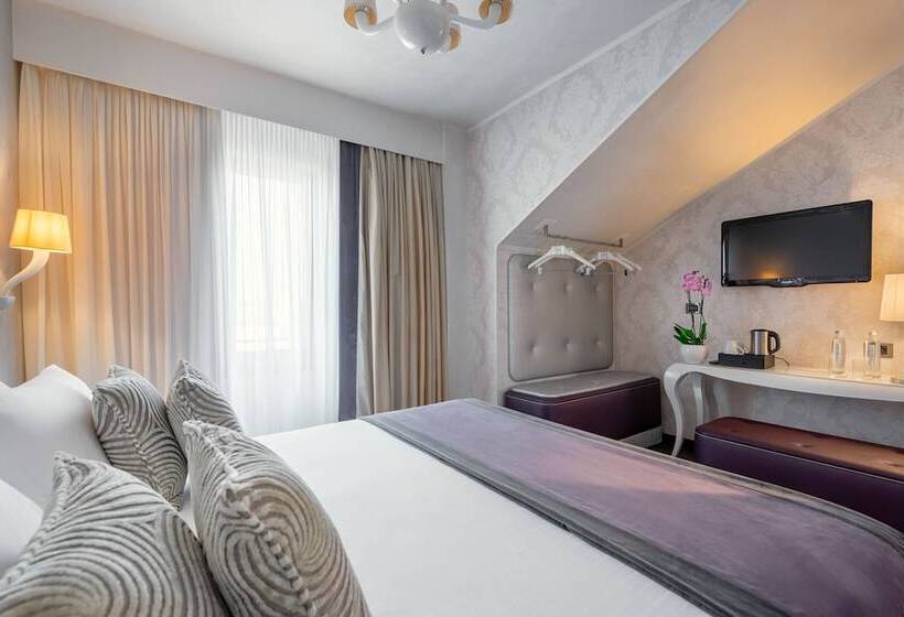 سوئیت با وان آب گرم, Carnival Palace   Venice Collection