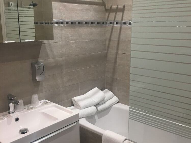 اتاق استاندارد سه نفره, Le Relais Du Lac