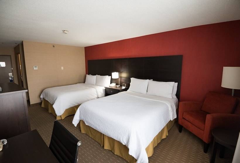 Номер Стандарт 2 Двуспальные Кровати, Holiday Inn Express Hotel & Suites Chatham South, An Ihg