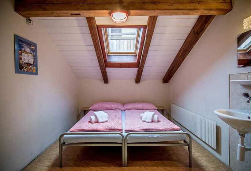 Номер Стандарт Совместная Ванная, Balmers Hostel
