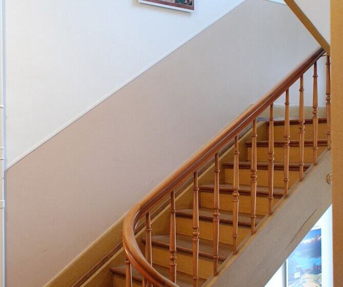 اتاق استاندارد سه تخته با سرویس بهداشتی مشترک, The Bed + Breakfast