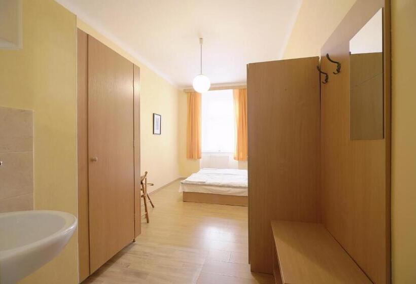 اتاق استاندارد, Hostel Dakura