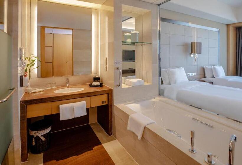 اتاق استاندارد با چشم‌انداز رودخانه, Crowne Plaza Yichang, An Ihg