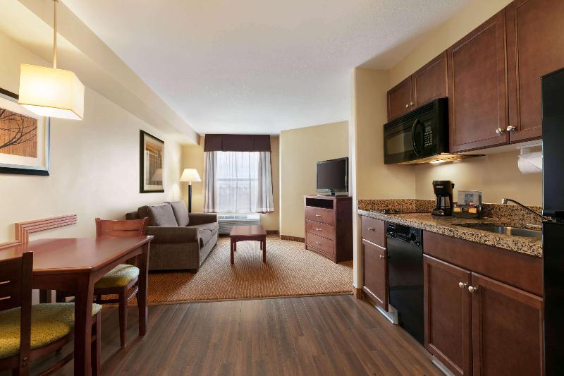 Suíte Cama King, Days Inn & Suites By Wyndham Sherwood Park Edmonton