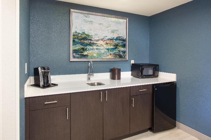 Люкс Кровать Кинг, Holiday Inn Hotel & Suites Tallahassee Conference Center North, An Ihg