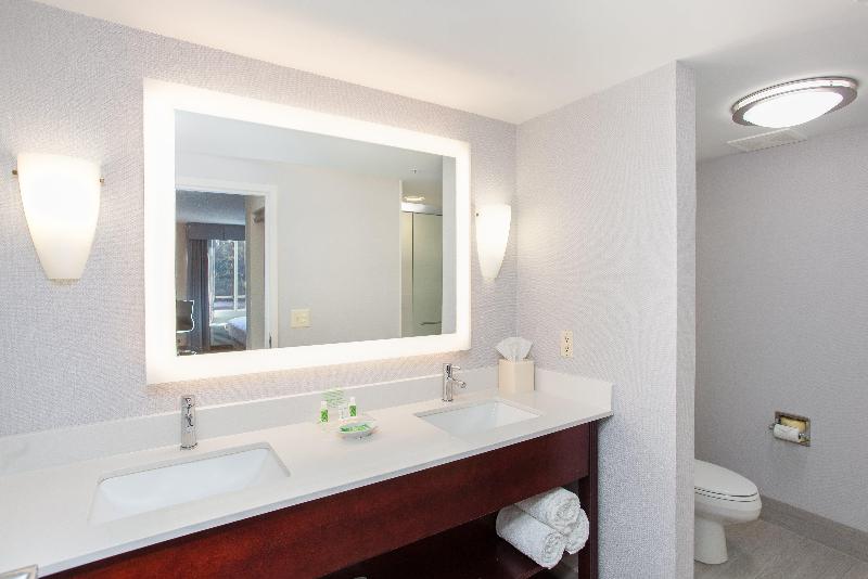 Люкс Кровать Кинг, Holiday Inn Hotel & Suites Tallahassee Conference Center North, An Ihg