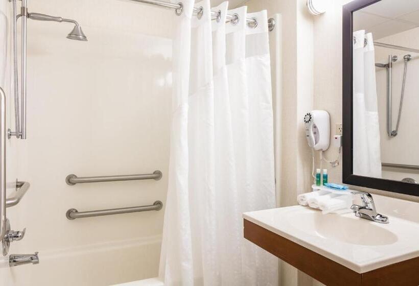 Люкс Адаптированный для Инвалидов, Holiday Inn Express Hotel & Suites Coralville, An Ihg