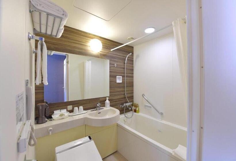 3-Bett-Standardzimmer, Port Plaza Chiba