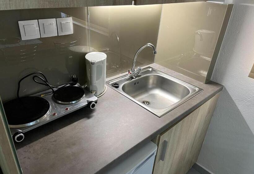 آپارتمان 1 خوابه, Acropolis Apartments