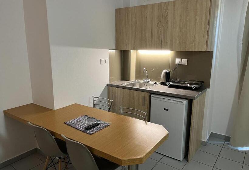 آپارتمان 1 خوابه, Acropolis Apartments