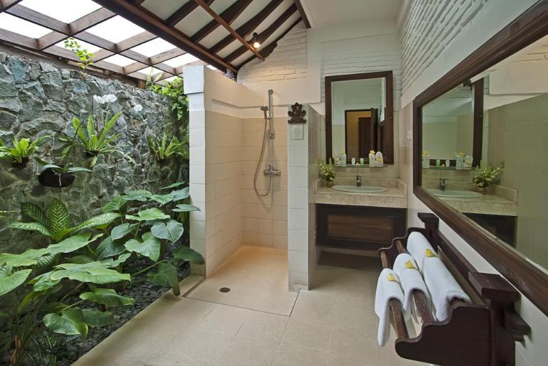 Семейный Номер, Alam Sari Hotel Keliki
