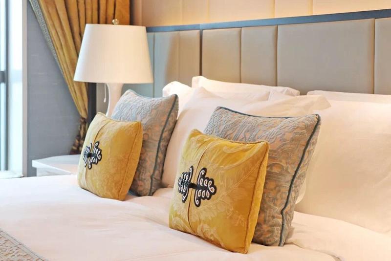 اتاق دلوکس با تخت کینگ و چشم‌انداز شهر, The St. Regis Shanghai Jingan