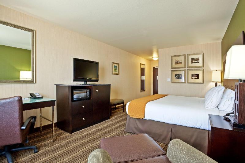 Номер Стандарт Кровать Кинг Адаптированный для Инвалидов, Holiday Inn Express Hotel Twin Falls, An Ihg