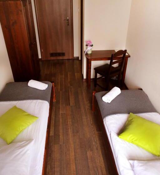 غرفة قياسية, Royal Hostel