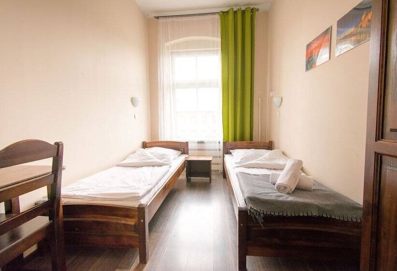 غرفة قياسية فردية, Royal Hostel