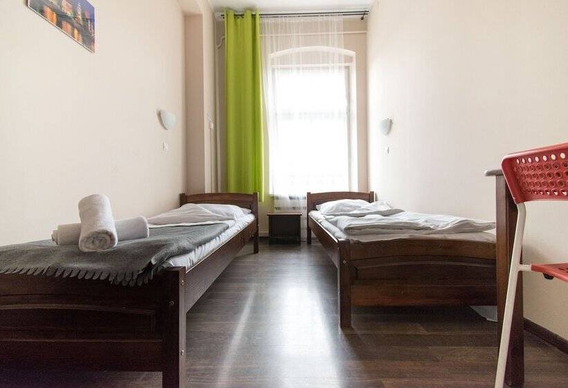 غرفة قياسية فردية, Royal Hostel