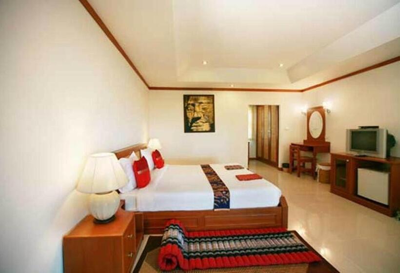 デラックスルーム, Lipa Lodge Beach Resort