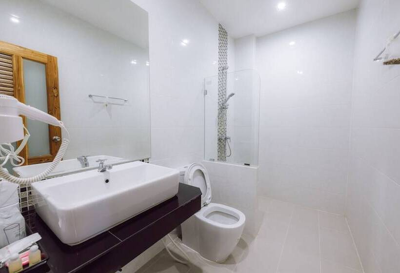 اتاق لوکس, Morakot Twin Chumphon