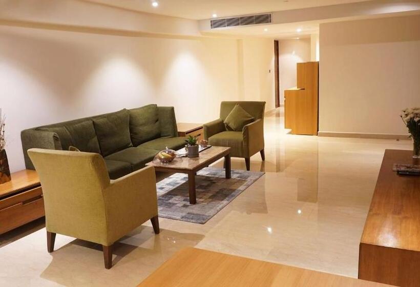 Люкс, Radisson Blu Plaza Hotel Hyderabad Banjara Hills