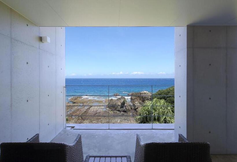 اتاق لوکس با چشم‌انداز دریا, The Hotel Yakushima Ocean & Forest