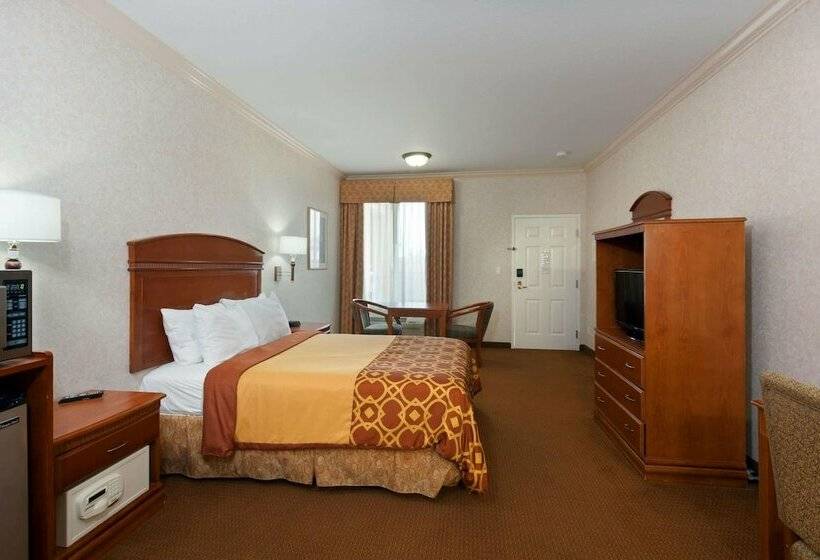 스위트, Howard Johnson Hotel & Suites By Wyndham Pico Rivera