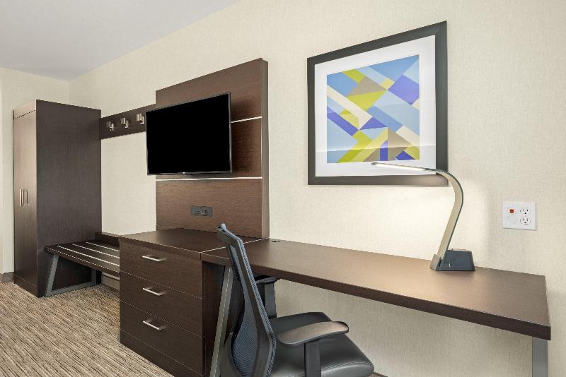 Люкс Кровать Кинг, Holiday Inn Express Hotel & Suites Marysville, An Ihg