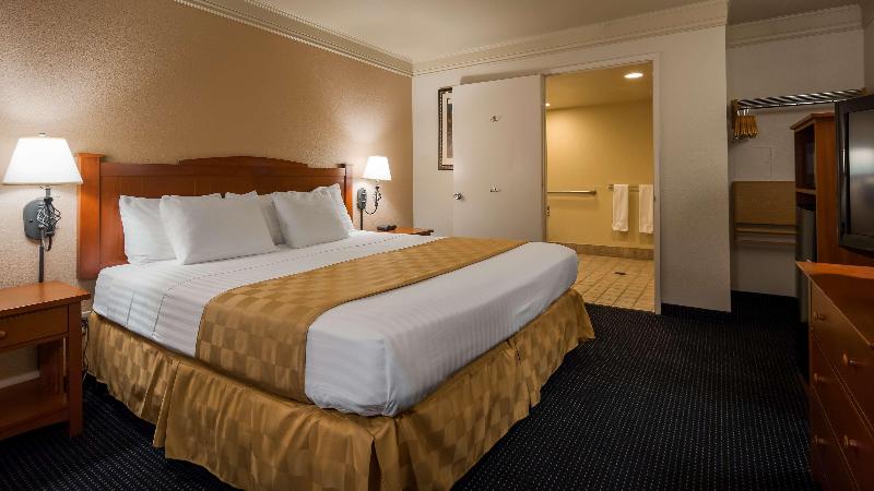 Номер Executive, Holiday Inn Express & Suites Rocky Mount Smith Mountain Lake, An Ihg