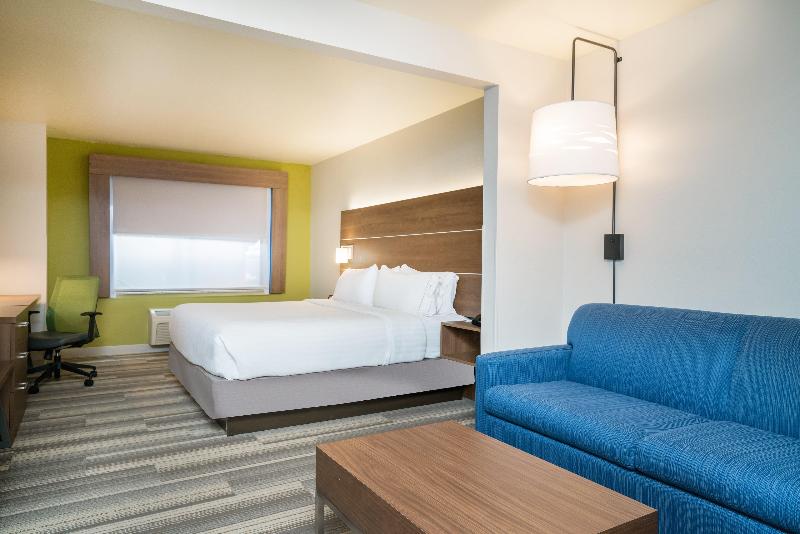 חדר אקזקיוטיב חדר קינג, Holiday Inn Express & Suites Rocky Mount Smith Mountain Lake, An Ihg