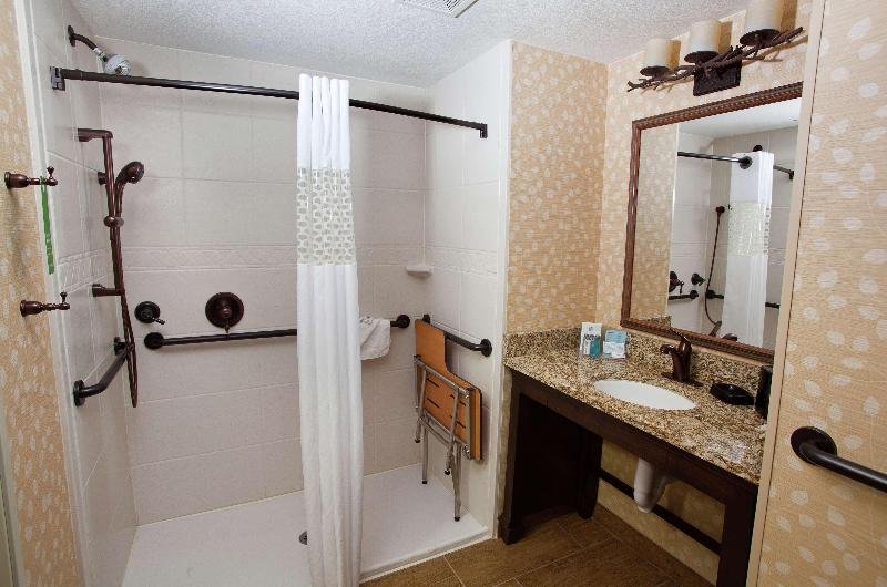 اتاق استاندارد, Restwell Inn & Suites I45 North