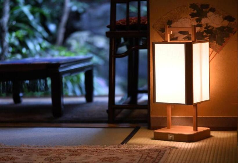 Habitació Deluxe Vista Jardí, Seikoro Ryokan   Established In 1831