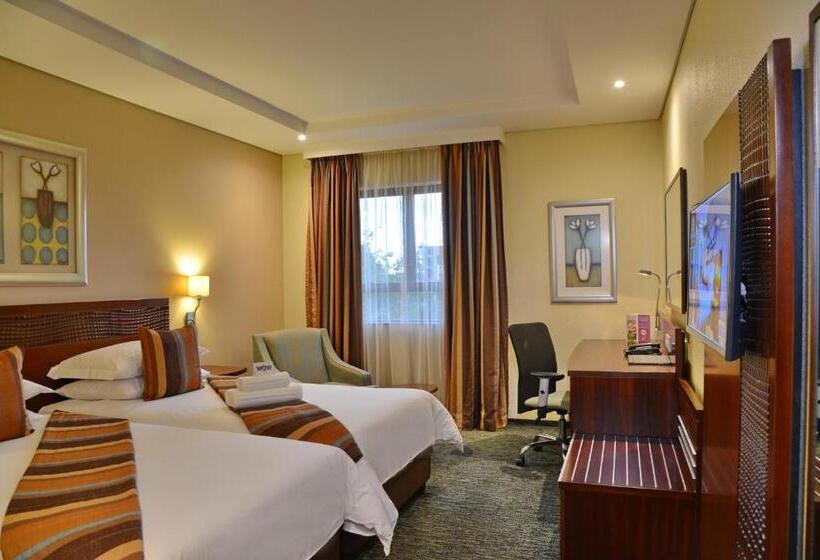 Номер Стандарт, City Lodge Hotel Fourways